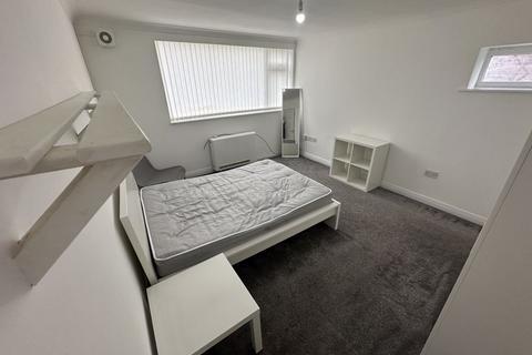 1 bedroom property to rent - Woolton Road, Liverpool