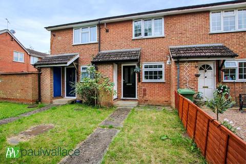 2 bedroom terraced house for sale, Robertson Close, Turnford