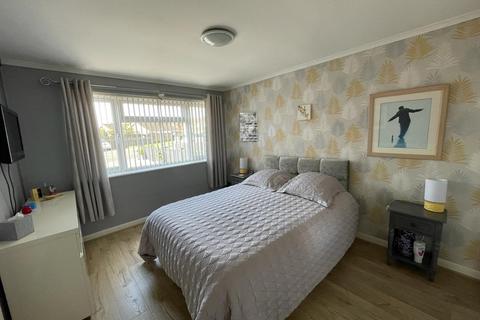 2 bedroom detached bungalow for sale, Mead Vale, Weston-super-Mare