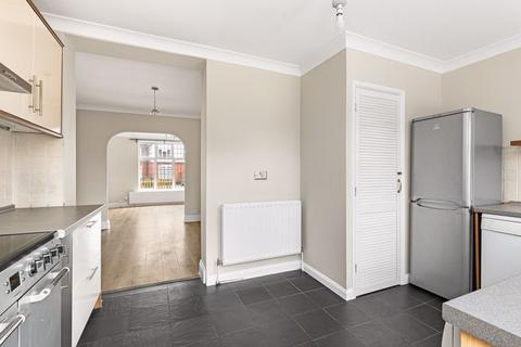 3 bedroom end of terrace house for sale, Carlton Road, Walton-On-Thames