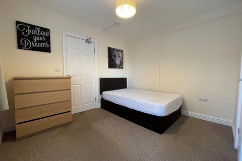 1 bedroom in a house share to rent, Grove Mount, South Kirkby, Pontefract, WF9 3PJ