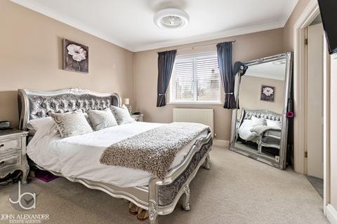 4 bedroom detached house for sale - Sandmartin Crescent, Stanway