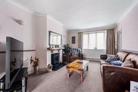 2 bedroom end of terrace house for sale, Arlington Drive, Carshalton