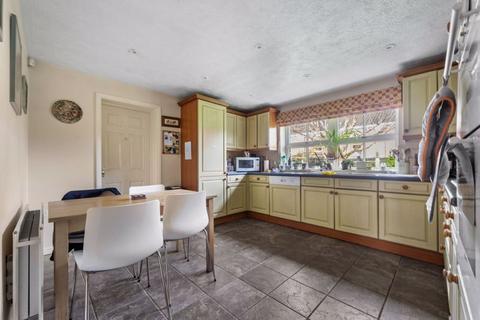 5 bedroom detached house for sale, Kenny Drive, Carshalton