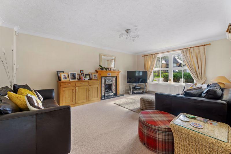 Kenny Drive, Carshalton 5 bed detached house for sale £975,000