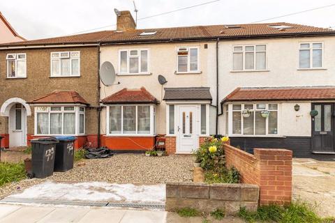 4 bedroom terraced house for sale, Oakhurst Road, Enfield