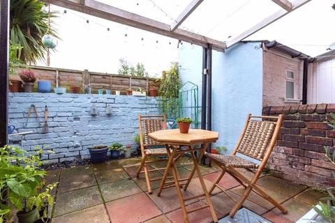 2 bedroom terraced house for sale, Canonmoor Street, Hereford