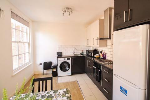 2 bedroom apartment for sale, The Crescent, Bedford MK40