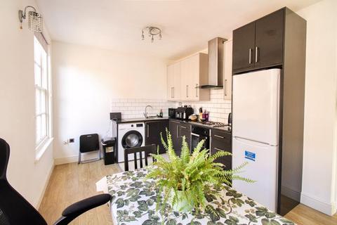 2 bedroom apartment for sale, The Crescent, Bedford MK40