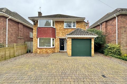 4 bedroom detached house to rent - Longfields Road, Norwich
