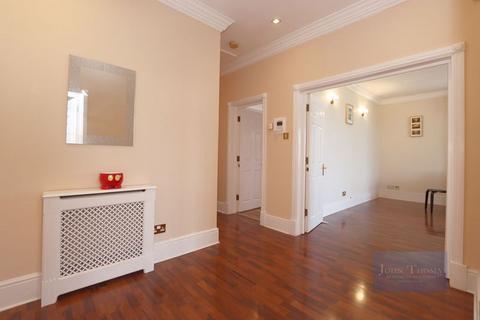 2 bedroom apartment for sale, Aundle House, Woodford Green IG8