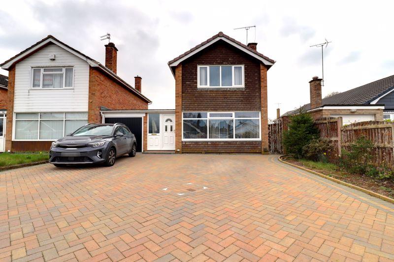Clevedon Avenue, Stafford ST17 3 bed detached house for sale £325,000