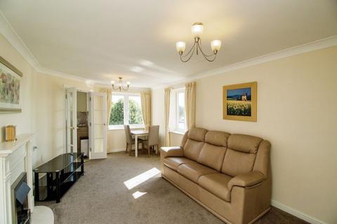 2 bedroom flat for sale, London Road, Benfleet SS7