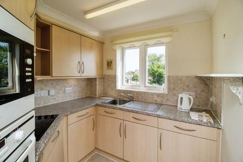 2 bedroom flat for sale, London Road, Benfleet SS7