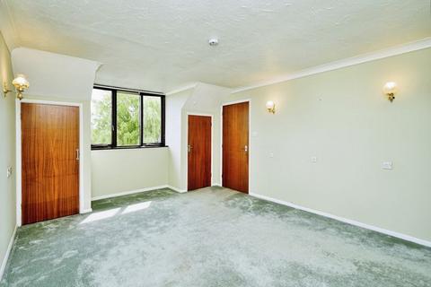 2 bedroom flat for sale, Links Road, Gorleston-on-Sea NR31