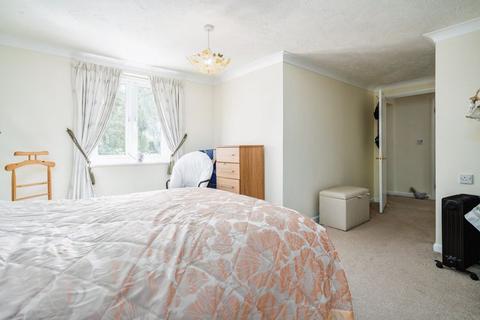 2 bedroom flat for sale, Darkes Lane, Potters Bar EN6