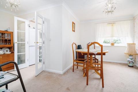 2 bedroom flat for sale, Darkes Lane, Potters Bar EN6