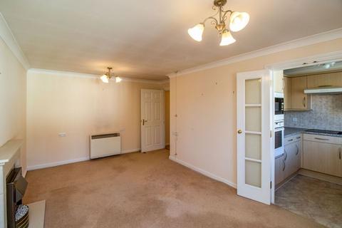 1 bedroom flat for sale, Roche Close, Rochford SS4