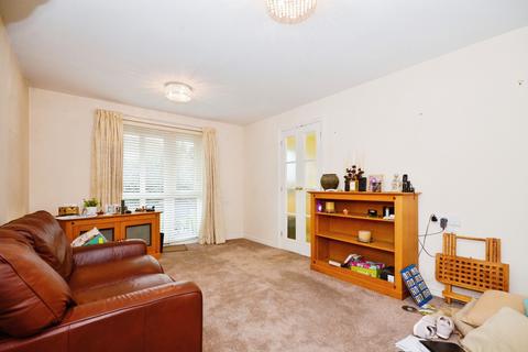 2 bedroom apartment for sale, Nanterre Court, Cassiobury WD17