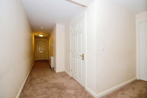 2 bedroom apartment for sale, Nanterre Court, Cassiobury WD17