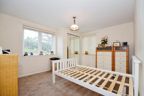 2 bedroom apartment for sale, Nanterre Court, Cassiobury WD17