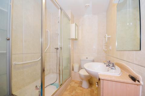 2 bedroom apartment for sale, Nanterre Court, Cassiobury WD17