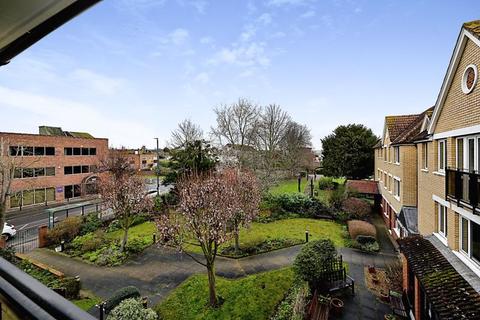 1 bedroom flat for sale, Turners Hill, Cheshunt EN8