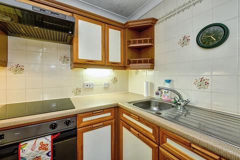 1 bedroom flat for sale, Turners Hill, Cheshunt EN8