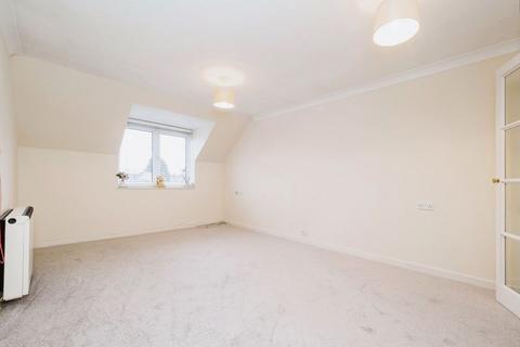 1 bedroom flat for sale, Junction Road, Romford RM1