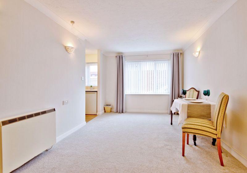 236 High Street, Great Wakering SS3 1 bed flat for sale £147,500