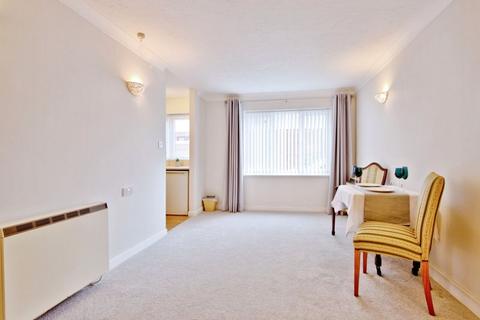 1 bedroom flat for sale, 236 High Street, Great Wakering SS3