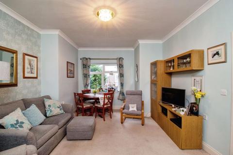 1 bedroom flat for sale, 122 London Road, Benfleet SS7