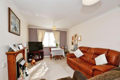 1 bedroom flat for sale, High Street, Cheshunt EN8