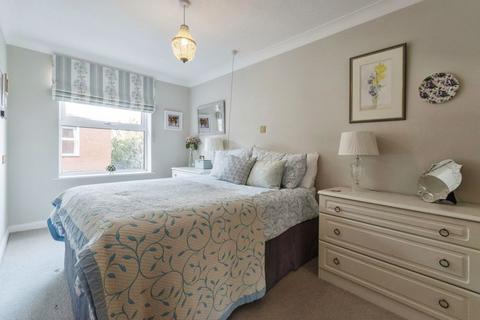 2 bedroom flat for sale - Harrison Close, Hitchin SG4