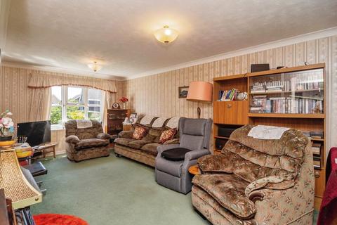 2 bedroom flat for sale, Southchurch Rectory Chase, Southend-on-Sea SS2