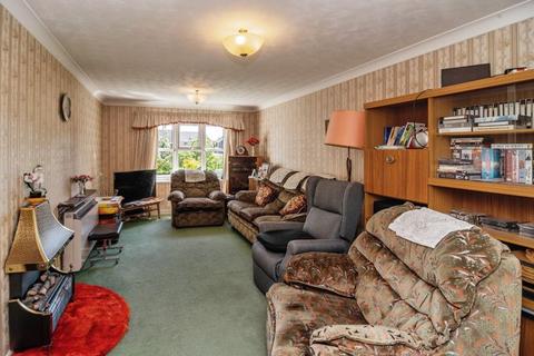 2 bedroom flat for sale, Southchurch Rectory Chase, Southend-on-Sea SS2