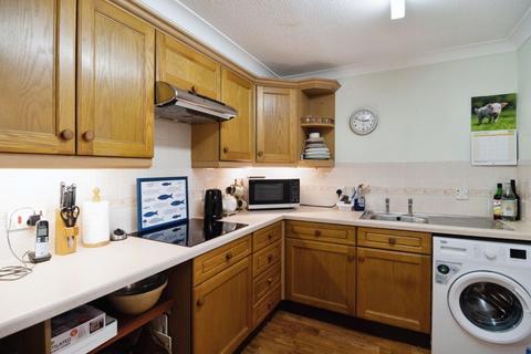 2 bedroom flat for sale, Southchurch Rectory Chase, Southend-on-Sea SS2