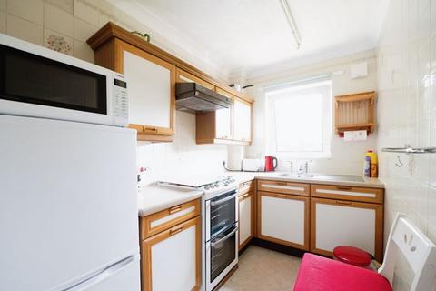 2 bedroom flat for sale, Fentiman Way, Hornchurch RM11