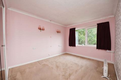 2 bedroom flat for sale, Fentiman Way, Hornchurch RM11