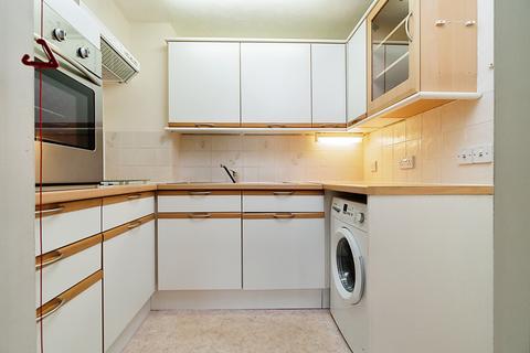 undefined, Oak Lodge (Sutton), Sutton SM1