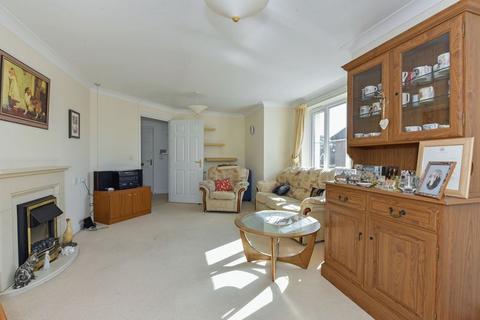 1 bedroom flat for sale, Oyster Lane, Byfleet KT14