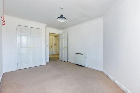 1 bedroom flat for sale, Oyster Lane, Byfleet KT14