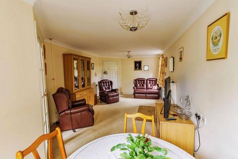 1 bedroom flat for sale, 22 Massetts Road, Horley RH6