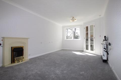 1 bedroom flat for sale, Mervyn Road, Shepperton TW17