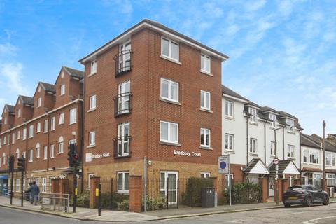 1 bedroom apartment for sale, Bradbury Court, Raynes Park SW20