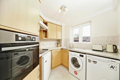 1 bedroom apartment for sale, Bradbury Court, Raynes Park SW20