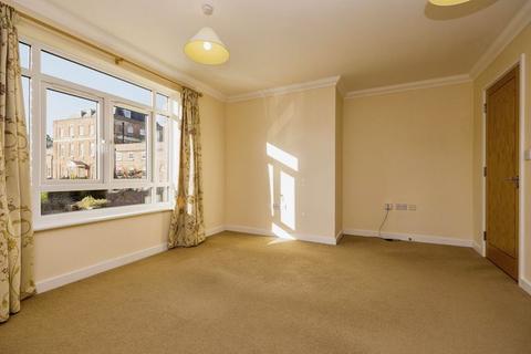 2 bedroom flat for sale, Portsmouth Road, Godalming GU8