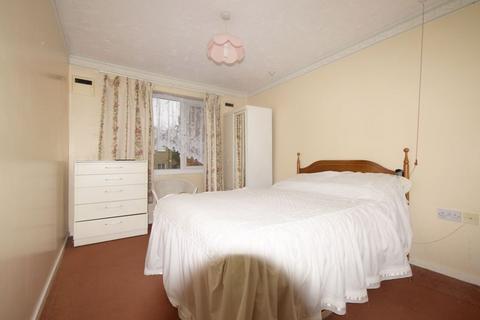 2 bedroom flat for sale, Albany Place, Egham TW20