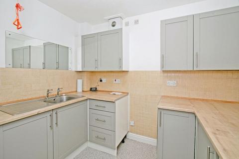 2 bedroom flat for sale, Tregolls Road, Truro TR1