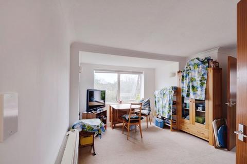 2 bedroom flat for sale, Pine Tree Glen, Bournemouth BH4